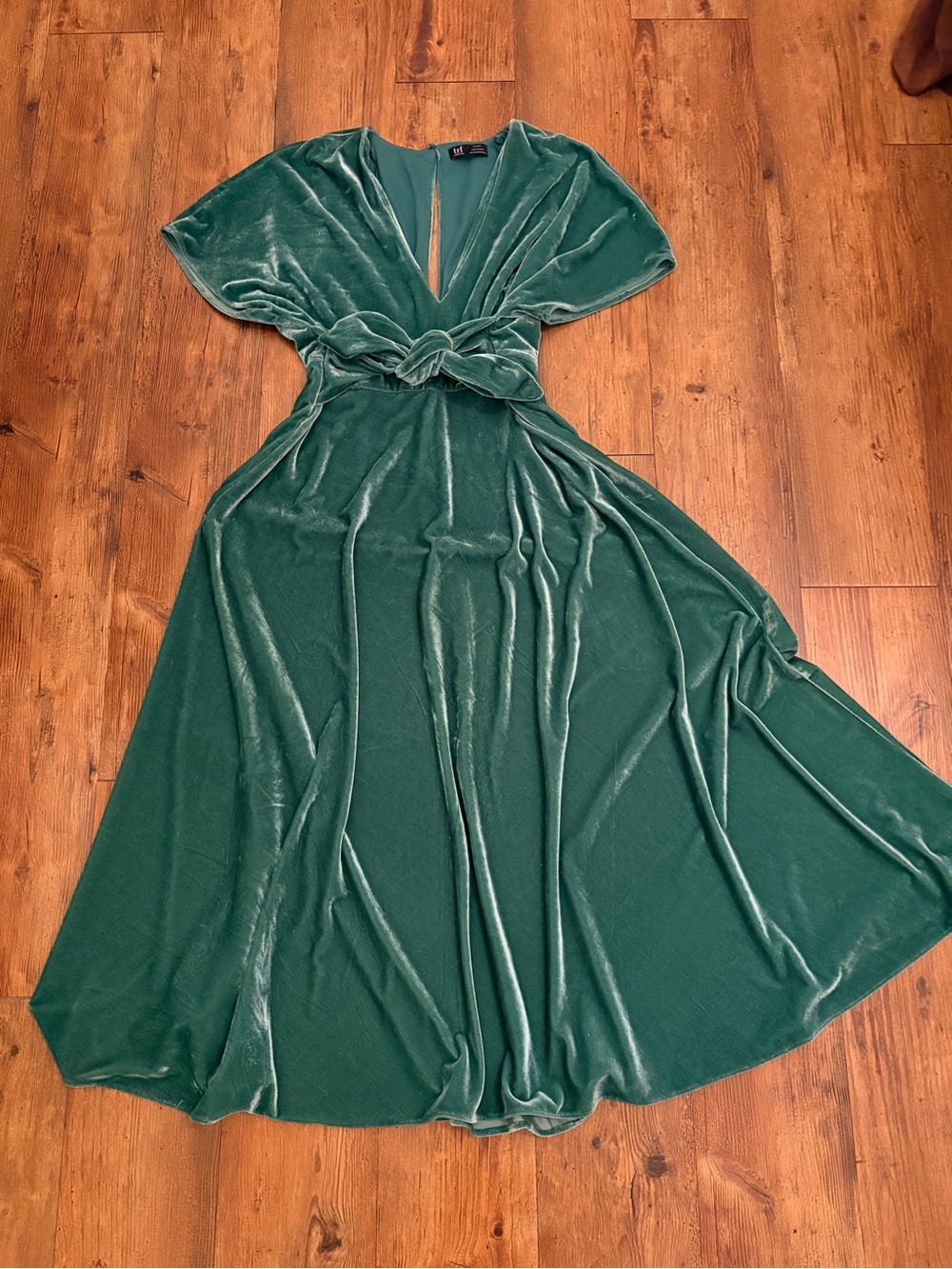 Zara TRF Collection,  Elegant Green Velvet Twist-Front Maxi Dress With Pockets